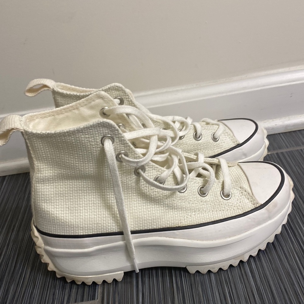 Converse hiking